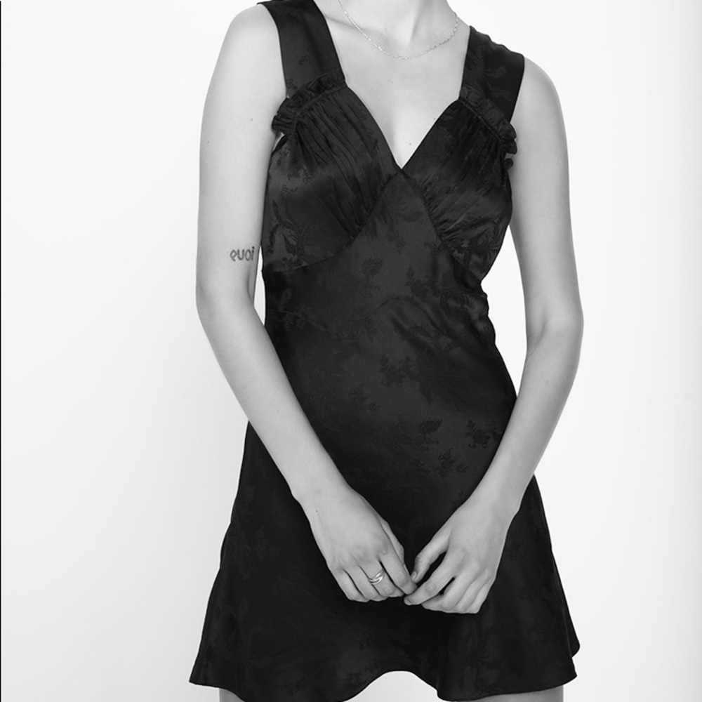 REALISATION PAR Black Dress